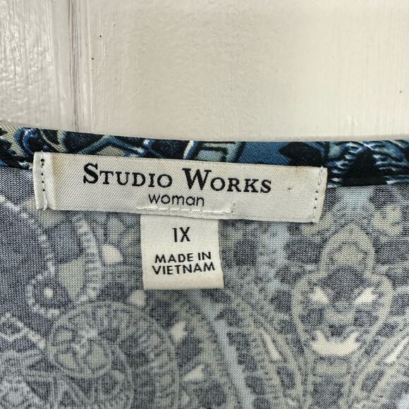 Studio Works Woman Womens Top Plus Size 1X‎ Blue Crochet Geometric Pullover Boho - Picture 2 of 10